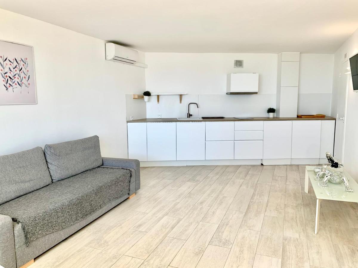 Appartamento Loft Marina Direct Plage Villeneuve-Loubet Esterno foto