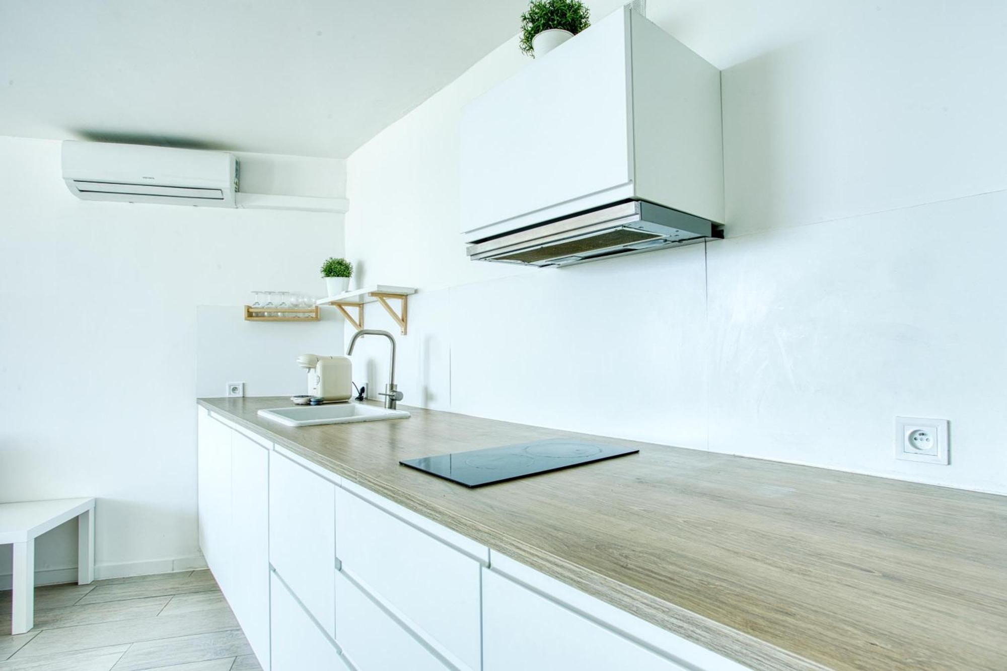 Appartamento Loft Marina Direct Plage Villeneuve-Loubet Esterno foto